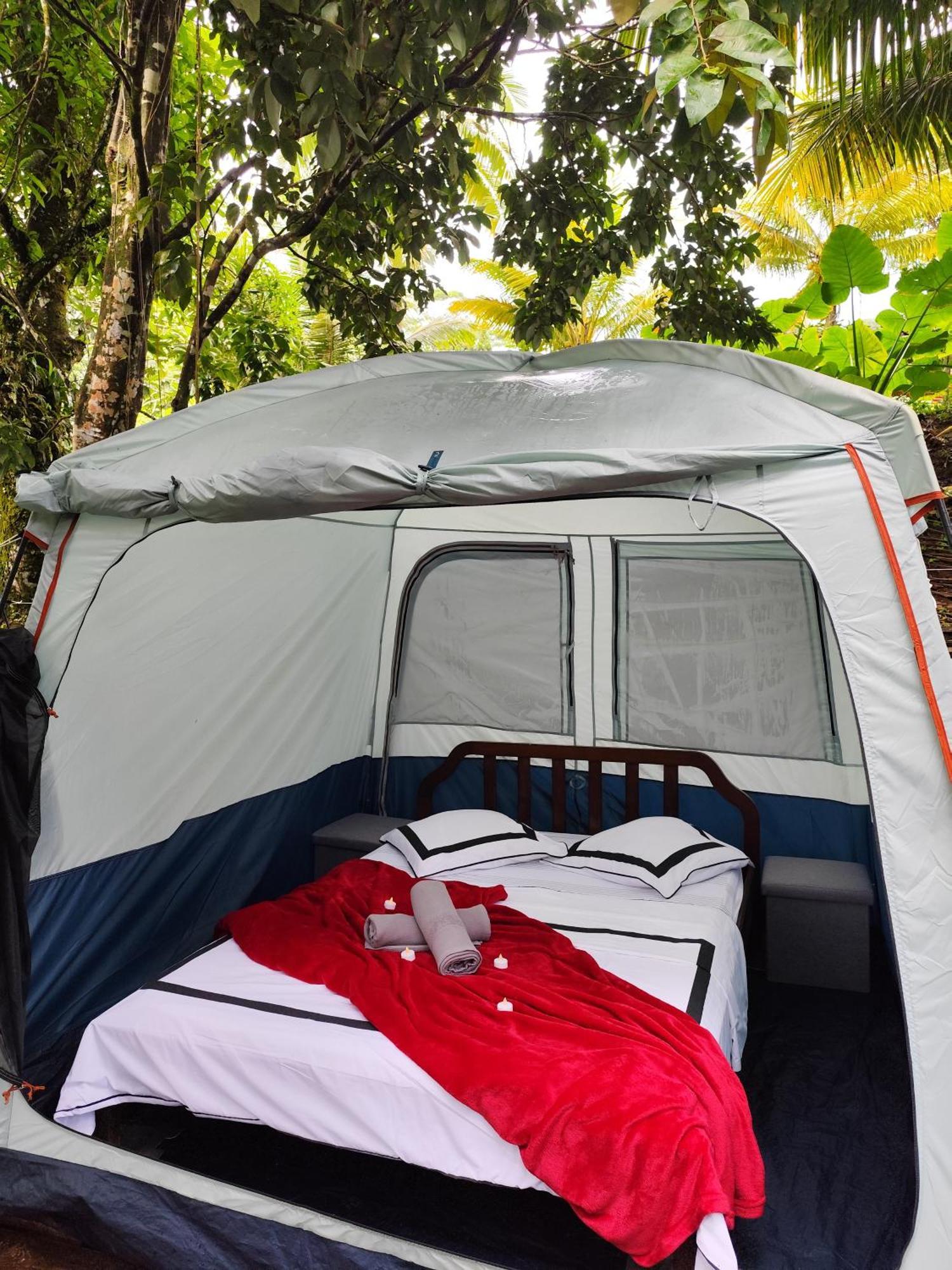 Camping A La Ferme Gros-Morne 外观 照片